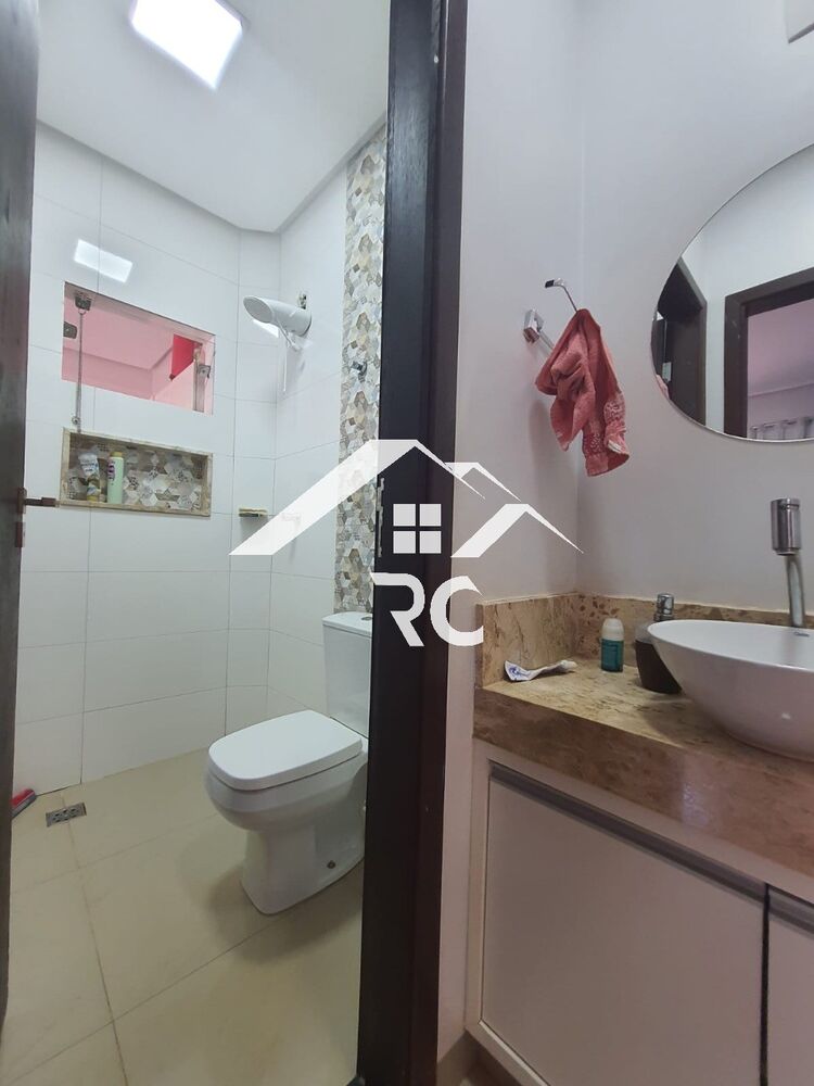 Casa à venda com 3 quartos, 300m² - Foto 2