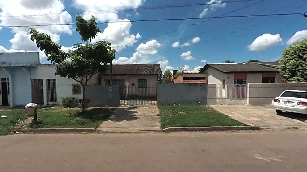 Casa à venda com 2 quartos, 100m² - Foto 1