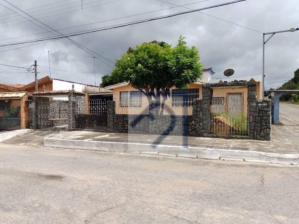 Casa à venda com 3 quartos, 350m² - Foto 2