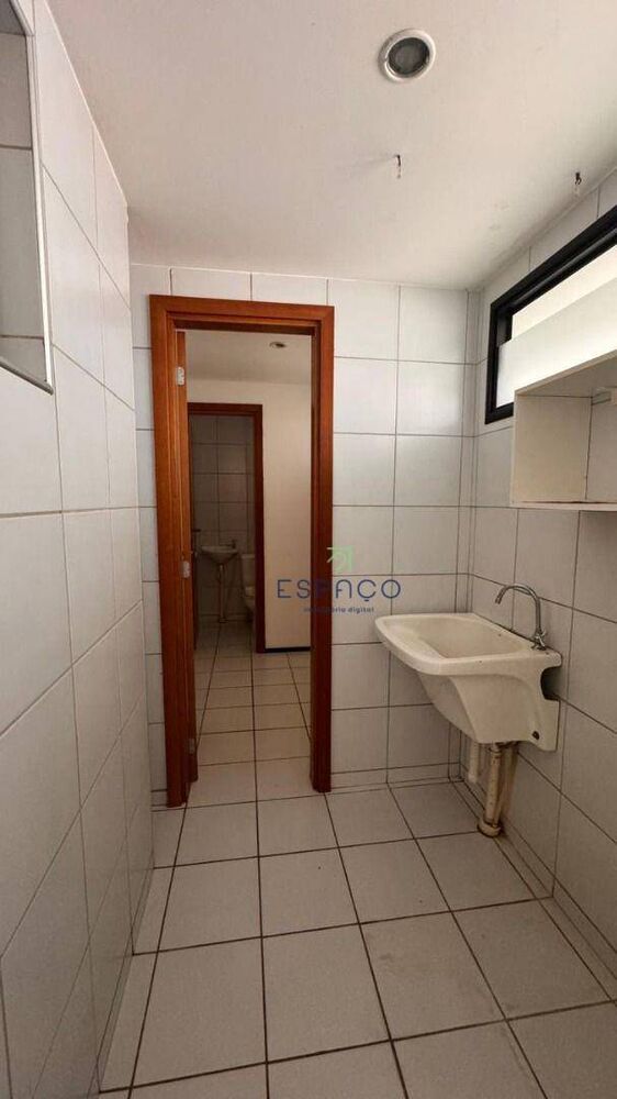 Apartamento à venda com 3 quartos, 98m² - Foto 2
