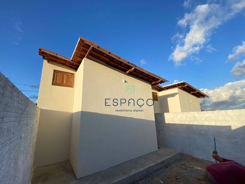 Casa à venda com 2 quartos, 60m² - Foto 7