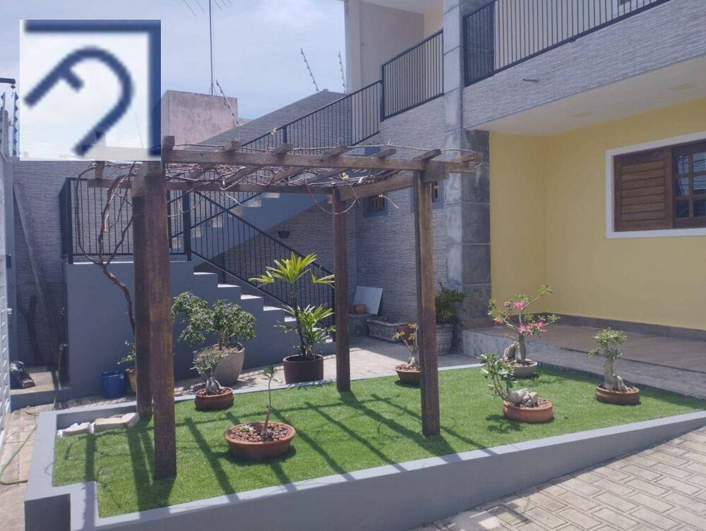 Casa, 6 quartos, 229 m² - Foto 1