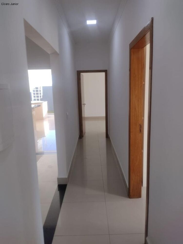 Casa, 3 quartos, 201 m² - Foto 2