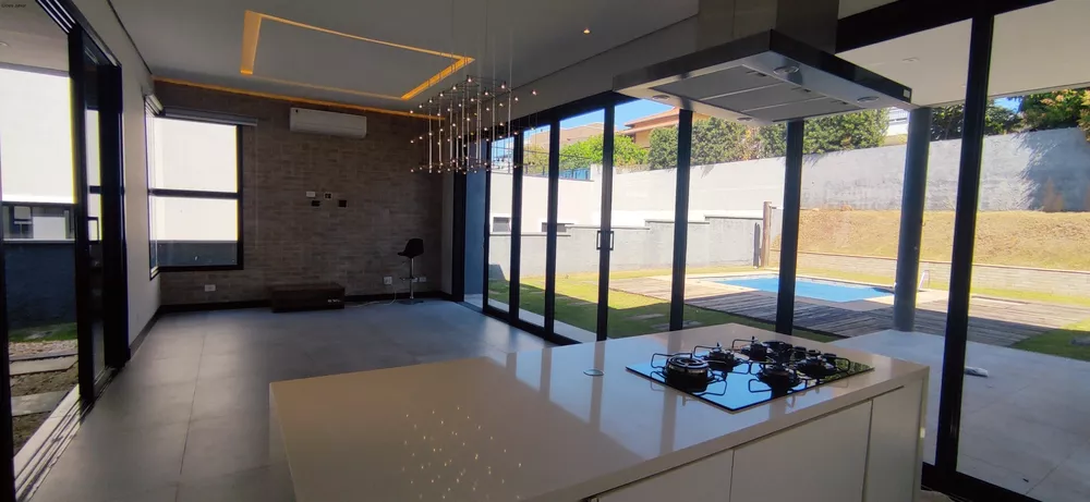 Casa à venda com 3 quartos, 219m² - Foto 8