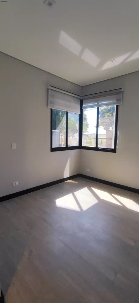 Casa à venda com 3 quartos, 219m² - Foto 2