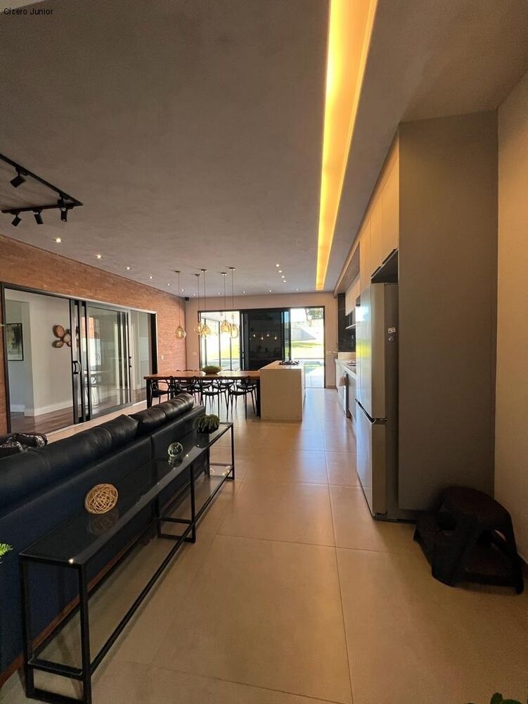 Casa à venda com 4 quartos, 380m² - Foto 7