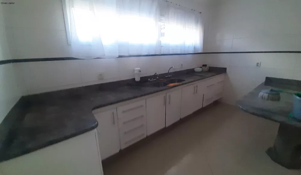 Casa à venda com 4 quartos, 300m² - Foto 4