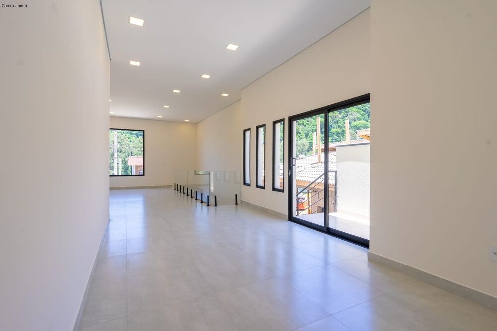 Casa à venda com 3 quartos, 230m² - Foto 15