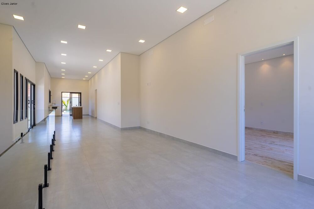 Casa à venda com 3 quartos, 230m² - Foto 3