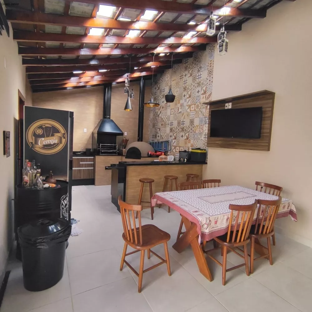 Casa à venda com 2 quartos, 216m² - Foto 1