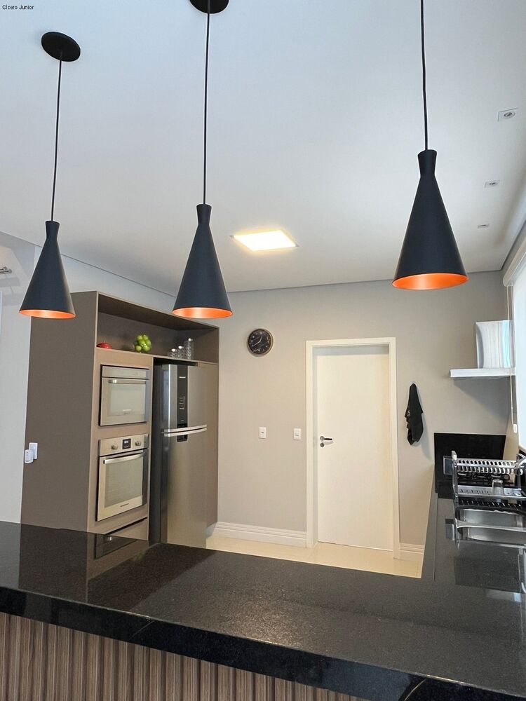 Casa à venda com 3 quartos, 225m² - Foto 5