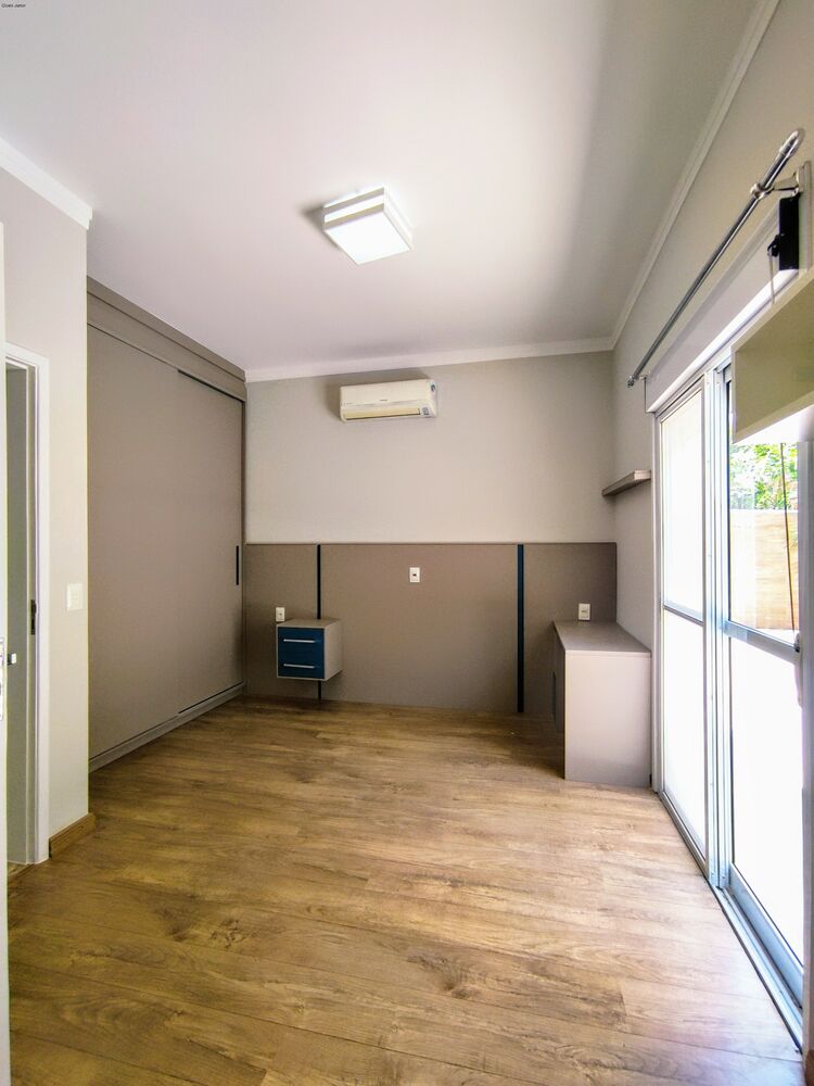 Casa para alugar com 4 quartos, 220m² - Foto 4