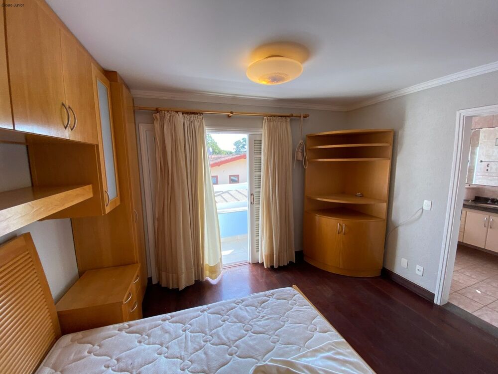 Casa à venda com 3 quartos, 450m² - Foto 2