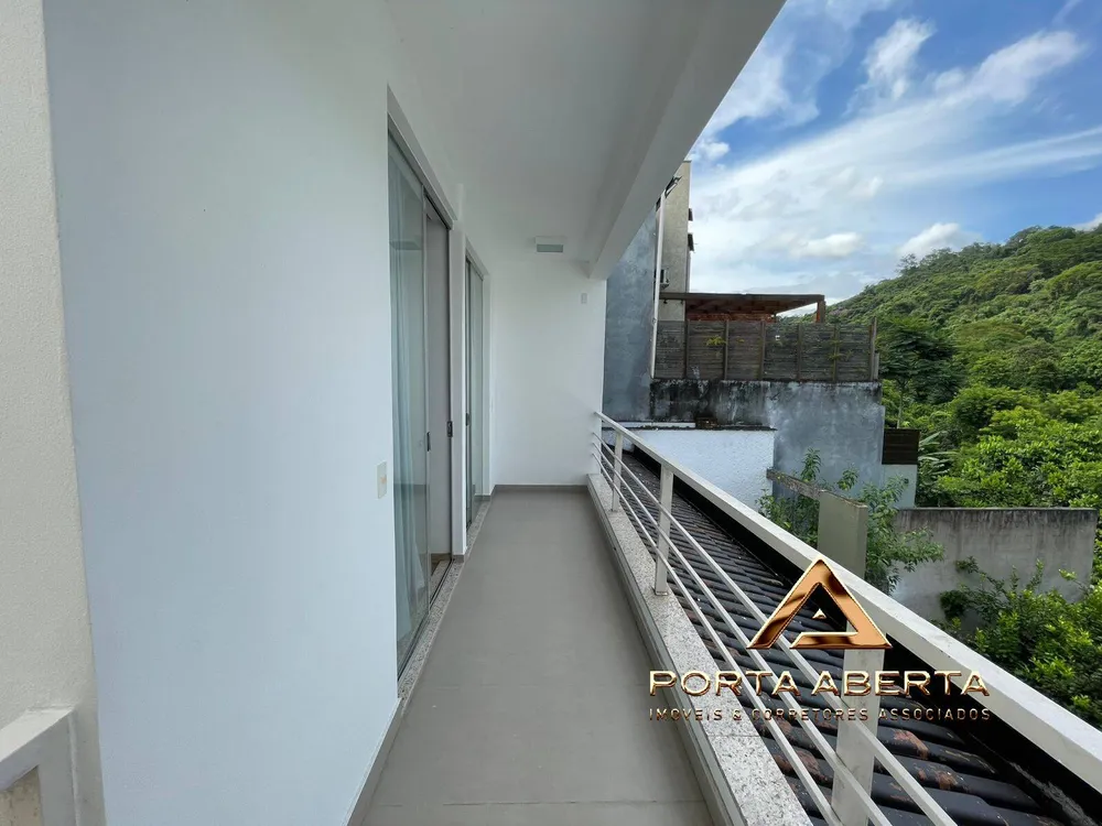 Casa, 3 quartos, 258 m² - Foto 1