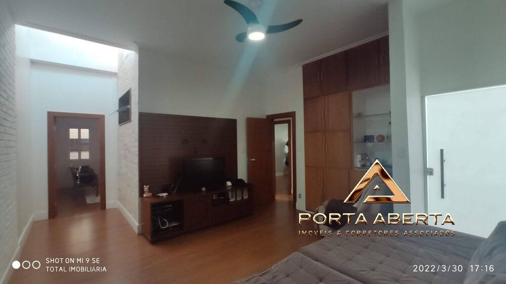 Casa à venda com 4 quartos, 300m² - Foto 3