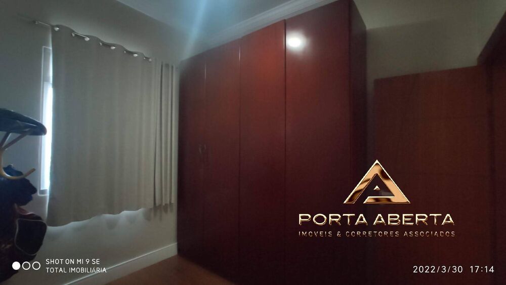Casa à venda com 4 quartos, 300m² - Foto 2