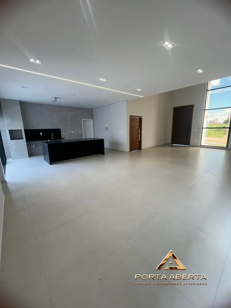 Casa, 3 quartos, 243 m² - Foto 4