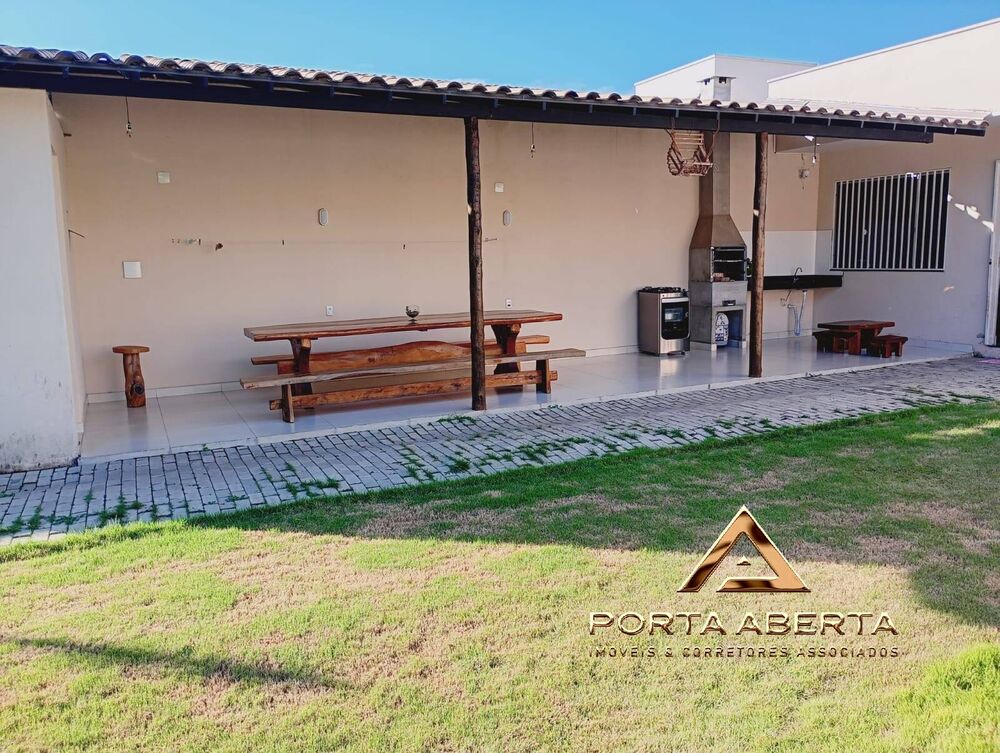 Casa à venda com 3 quartos, 90m² - Foto 1