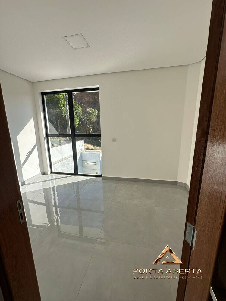 Casa à venda com 3 quartos, 140m² - Foto 3