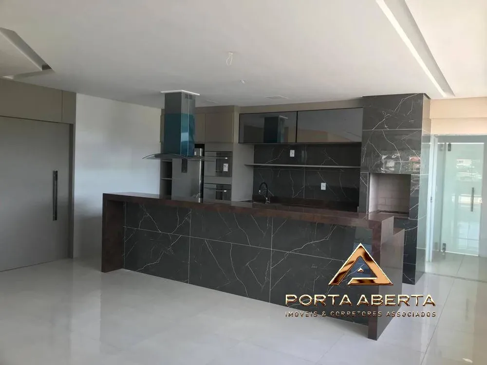 Cobertura, 3 quartos, 202 m² - Foto 2