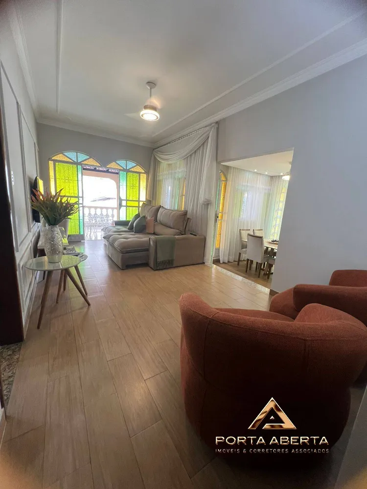 Casa, 3 quartos, 212 m² - Foto 4