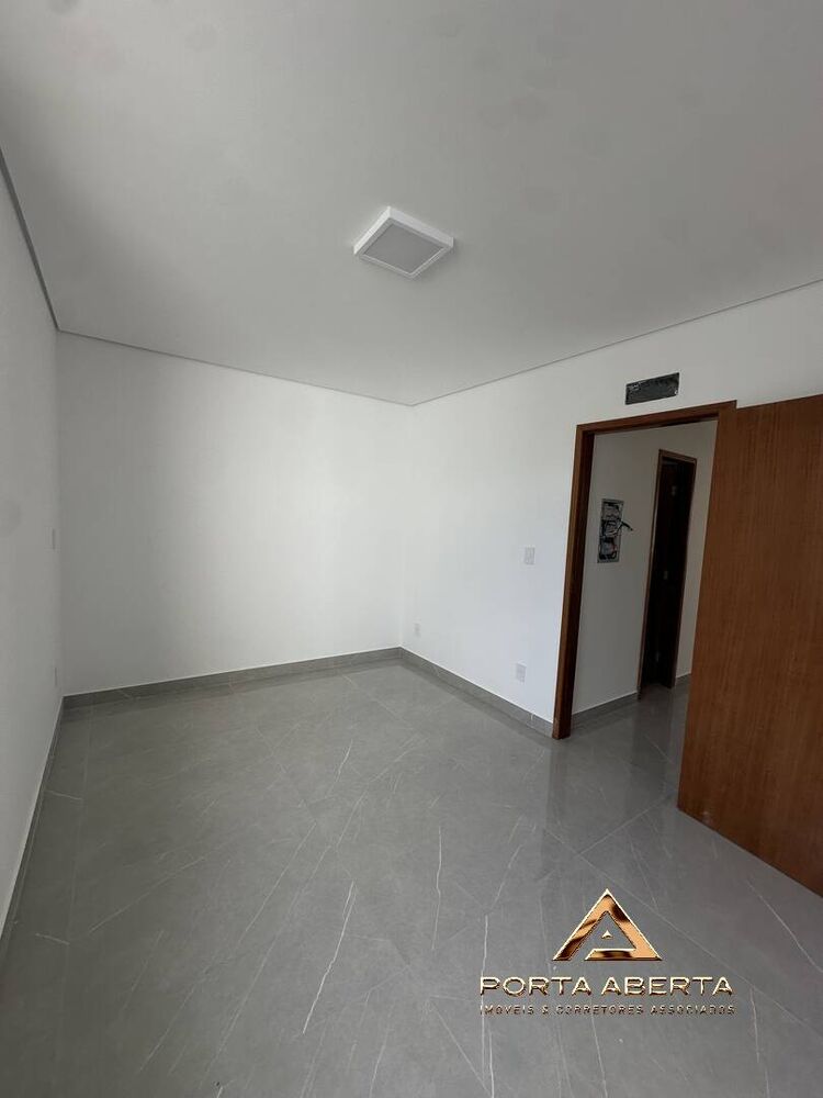 Casa à venda com 3 quartos, 173m² - Foto 4