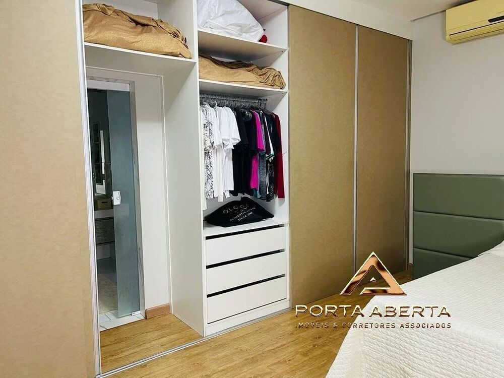 Casa à venda com 4 quartos, 200m² - Foto 2