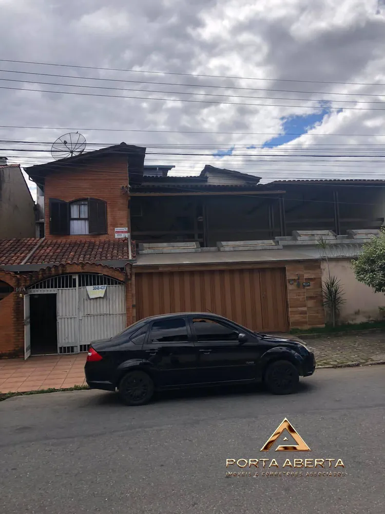 Casa, 3 quartos, 215 m² - Foto 1