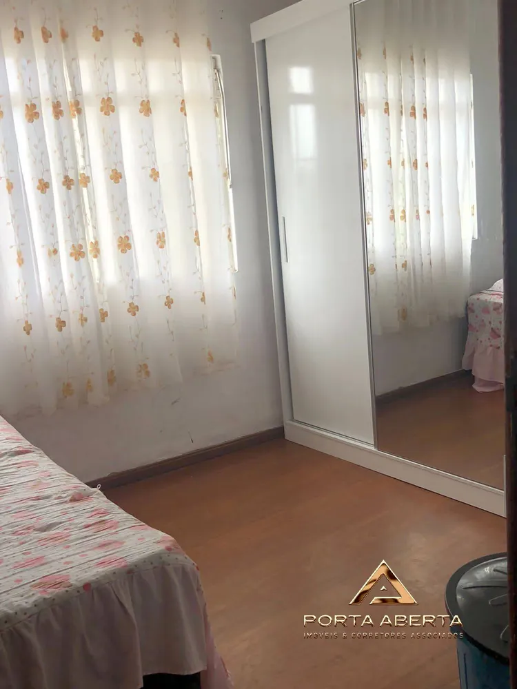 Casa, 3 quartos, 215 m² - Foto 2
