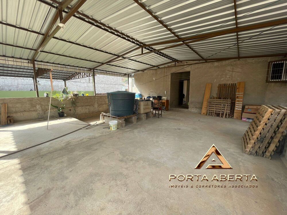 Casa à venda com 3 quartos, 250m² - Foto 3