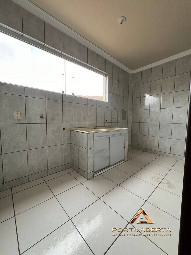 Apartamento à venda com 3 quartos, 130m² - Foto 2
