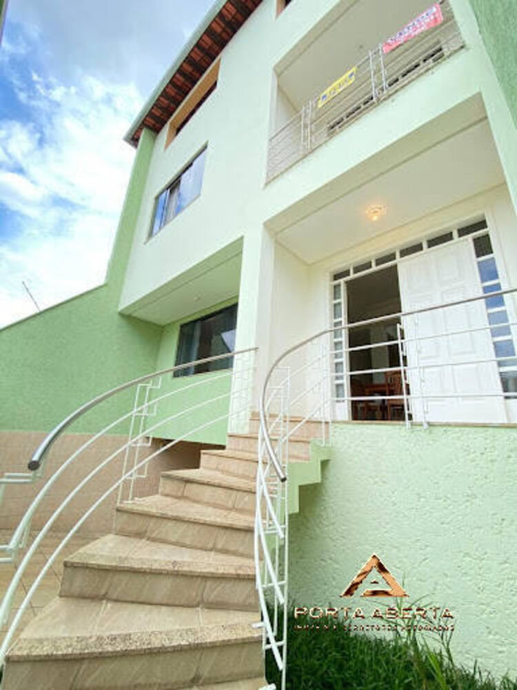 Casa, 3 quartos, 315 m² - Foto 1