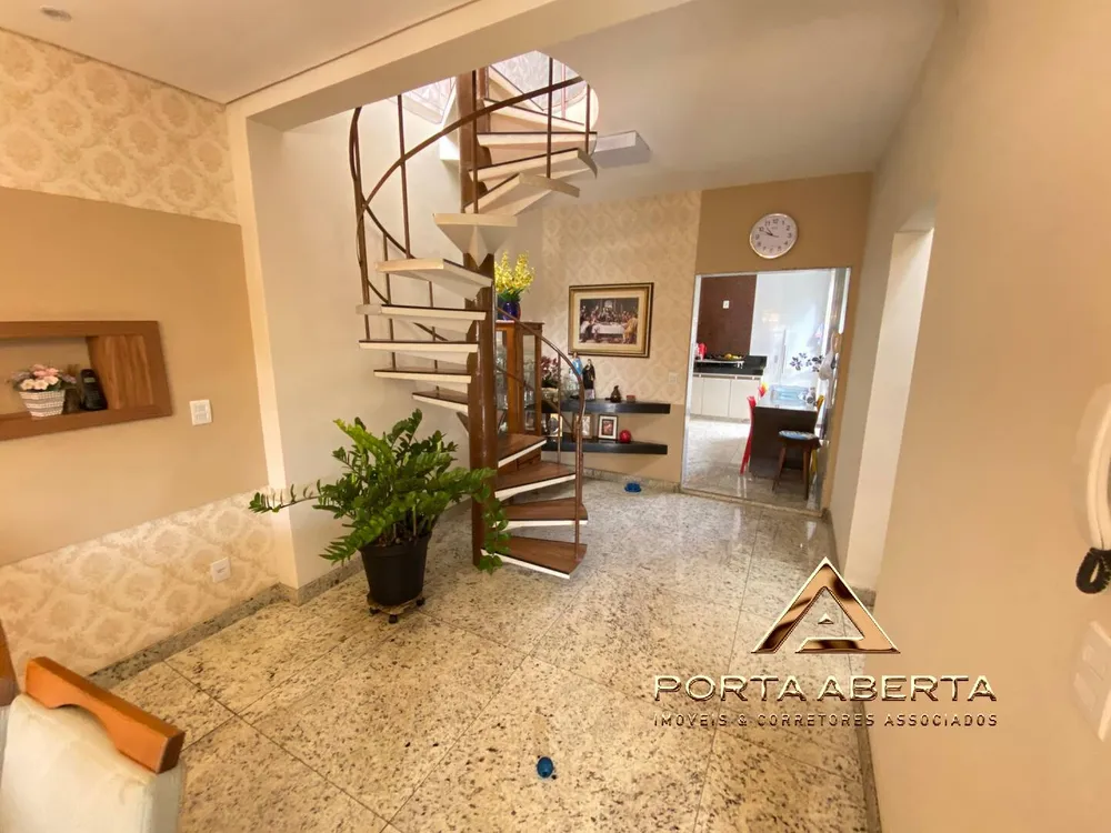 Casa, 3 quartos, 280 m² - Foto 2