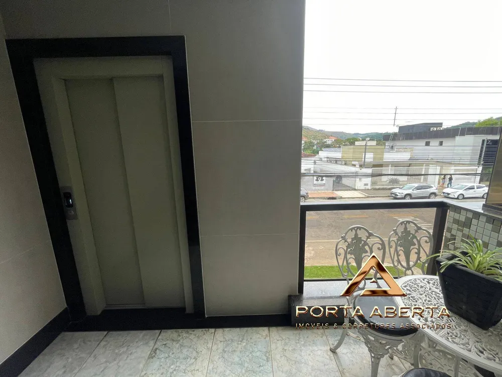 Apartamento, 3 quartos, 200 m² - Foto 1