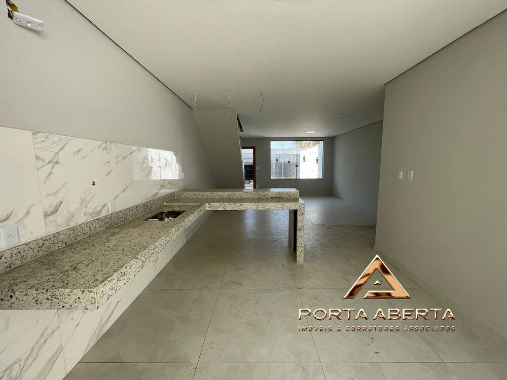Casa à venda com 3 quartos, 150m² - Foto 3