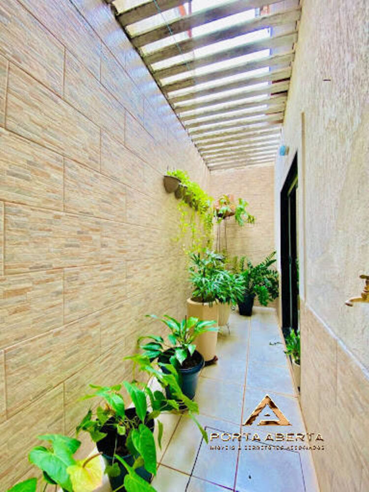 Casa, 3 quartos, 216 m² - Foto 4