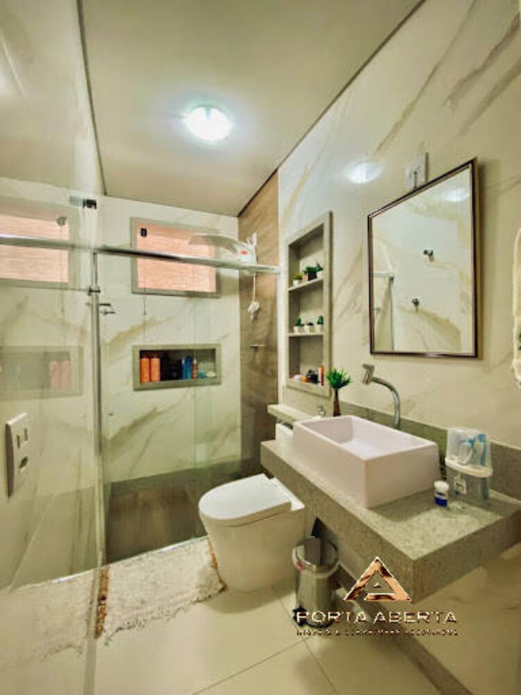 Casa, 3 quartos, 216 m² - Foto 1