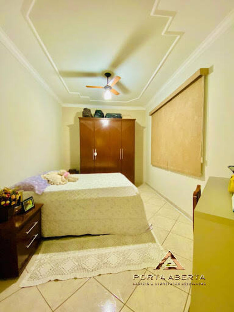 Casa, 3 quartos, 216 m² - Foto 2