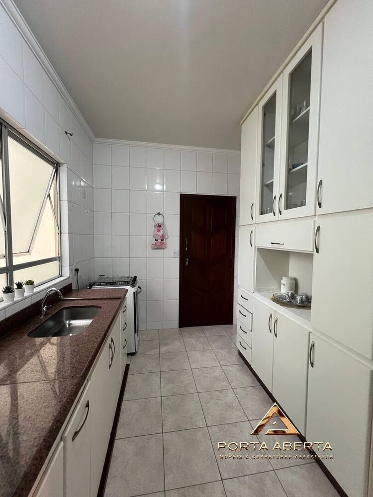 Apartamento à venda com 3 quartos, 113m² - Foto 3