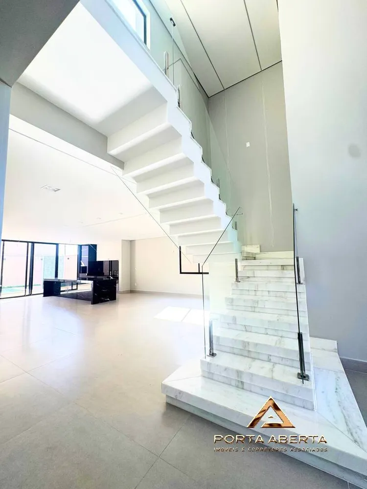 Casa, 3 quartos, 266 m² - Foto 2