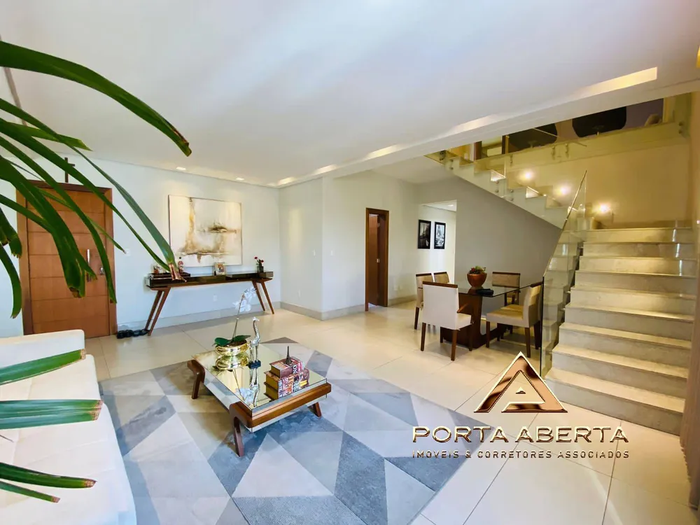Apartamento, 3 quartos, 215 m² - Foto 1