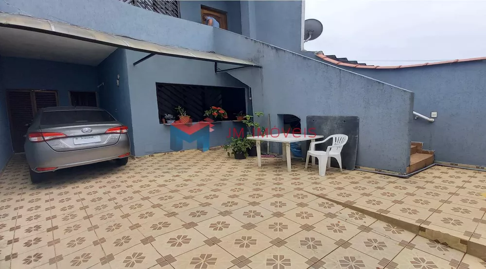 Sobrado à venda com 5 quartos, 300m² - Foto 2