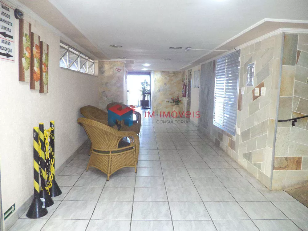 Apartamento à venda com 2 quartos, 70m² - Foto 2