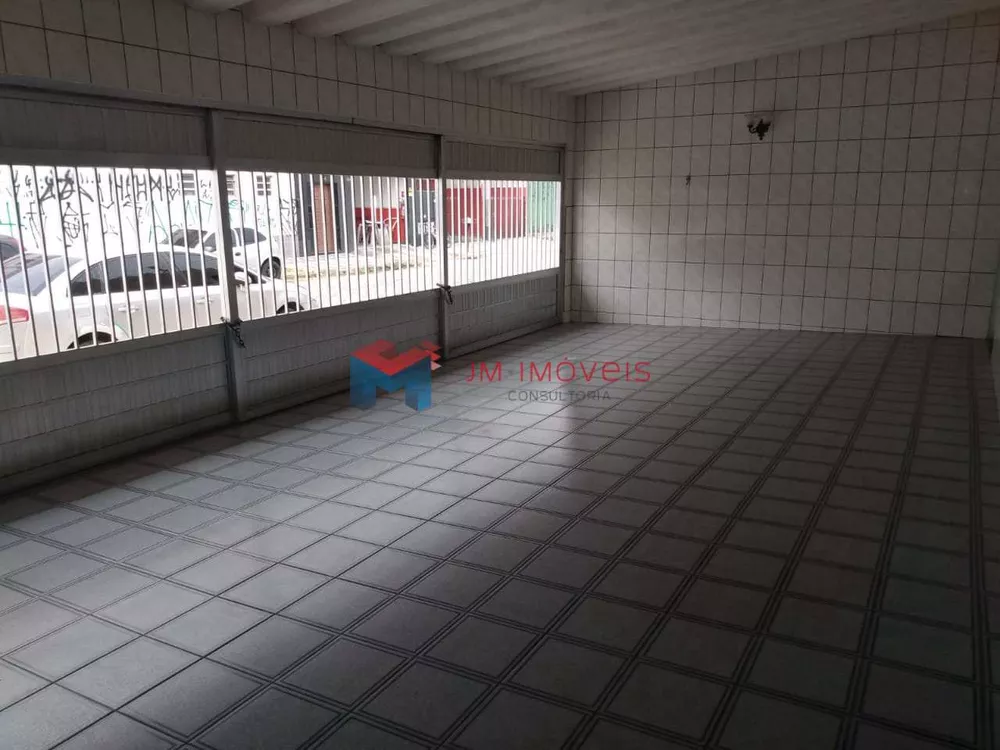 Casa à venda com 3 quartos, 300m² - Foto 2