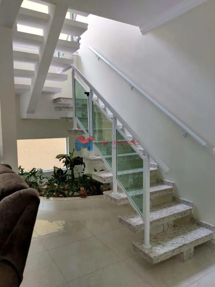Casa, 4 quartos, 231 m² - Foto 4