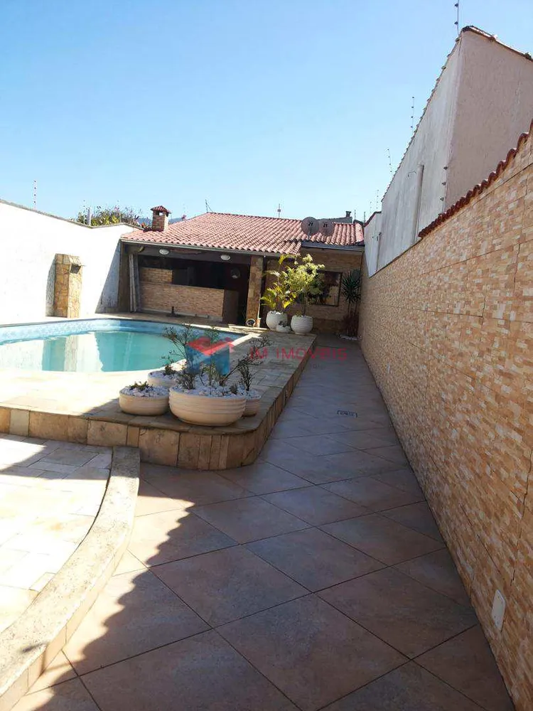 Casa, 4 quartos, 240 m² - Foto 12