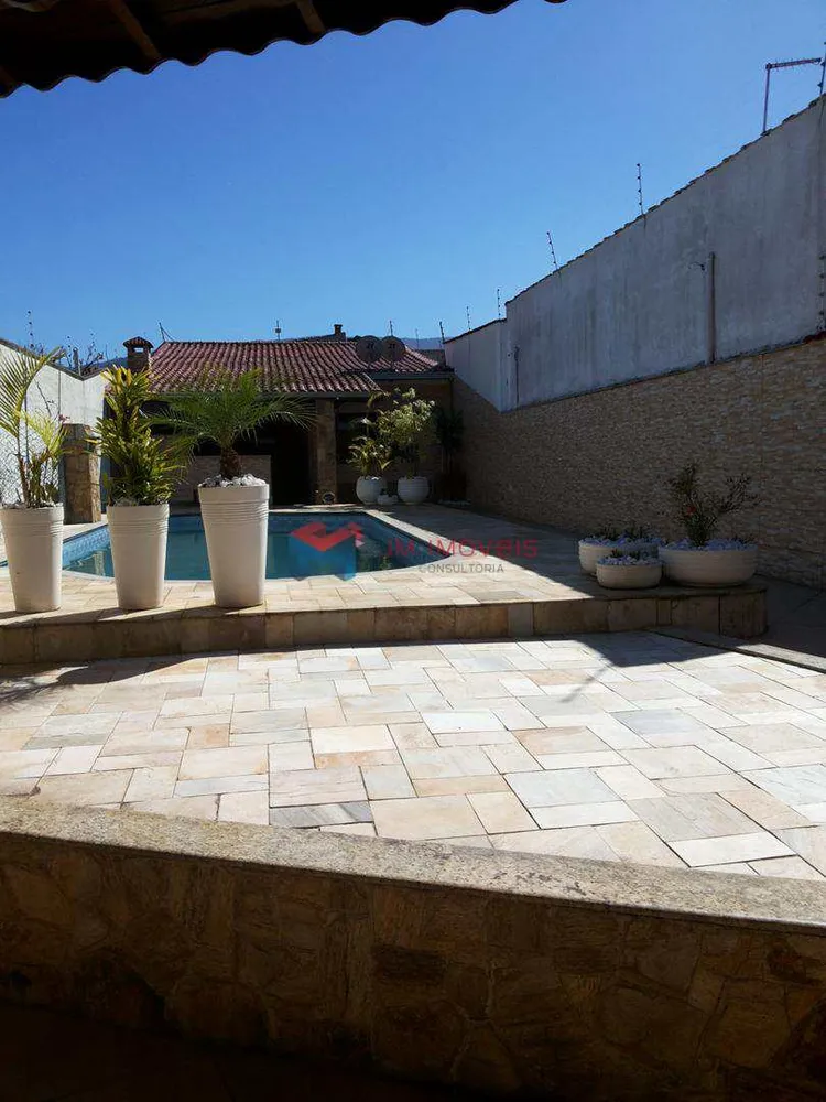 Casa, 4 quartos, 240 m² - Foto 13