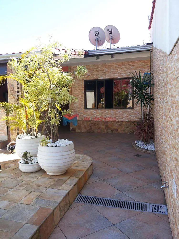 Casa, 4 quartos, 240 m² - Foto 11
