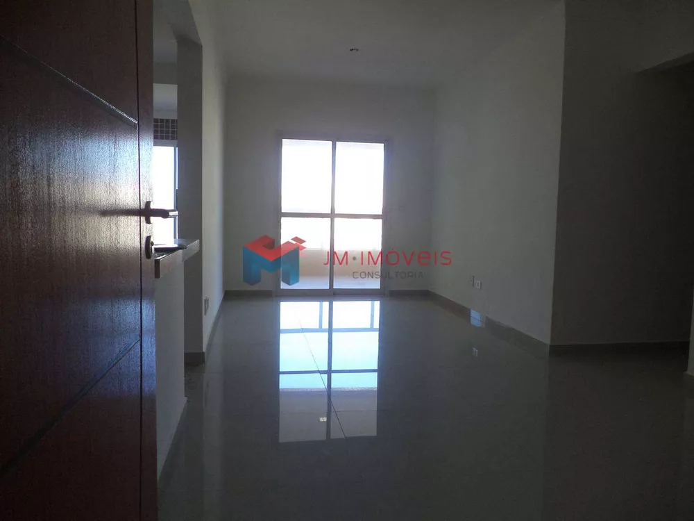 Apartamento à venda com 3 quartos, 104m² - Foto 2