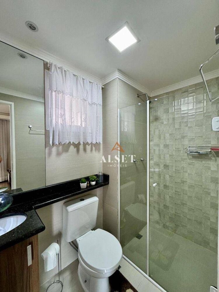 Apartamento à venda com 2 quartos, 75m² - Foto 11